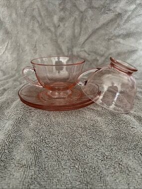 Vintage Fostoria Fairfax pink depression glass teacup & saucer set of 2